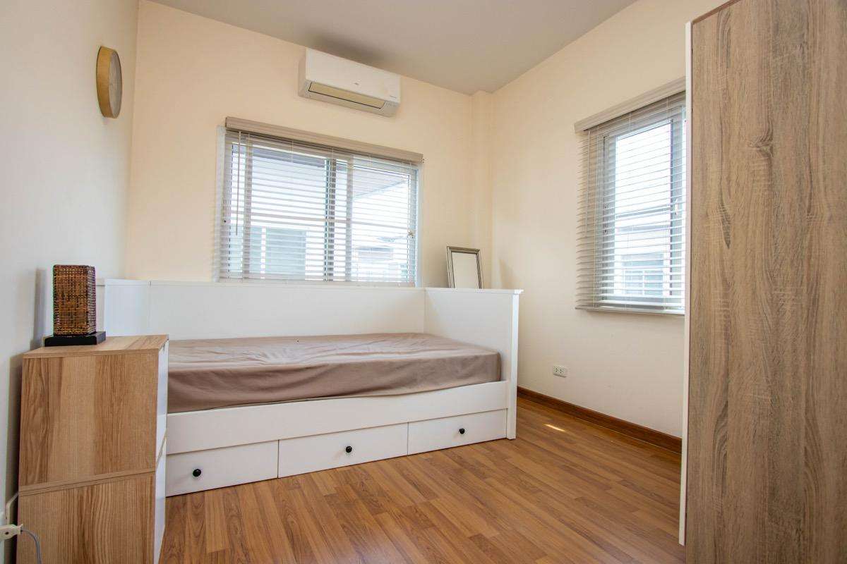 Exquisite 3 BR Townhome for Rent: Ideal Location, Fully Furnished — Pa Daet, Chiang Mai (photo 8)